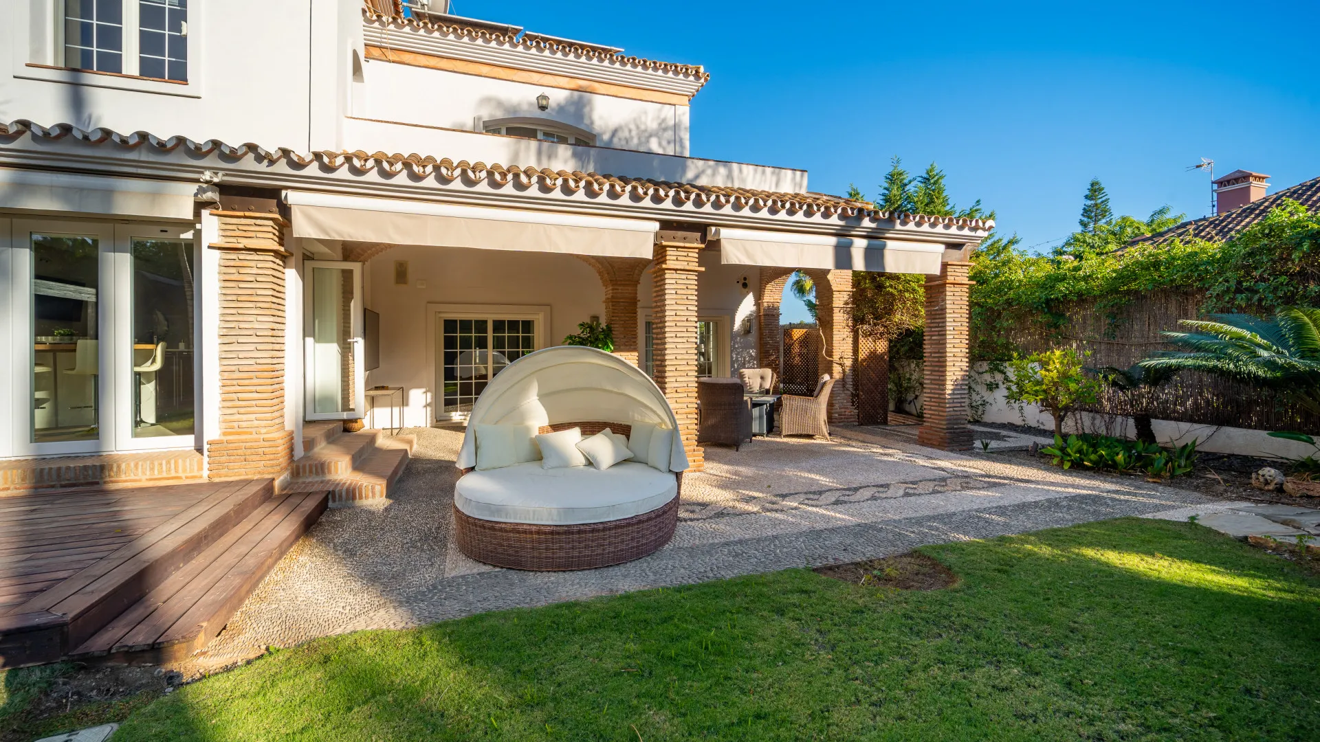 5 bedrooms villa in Aloha for sale