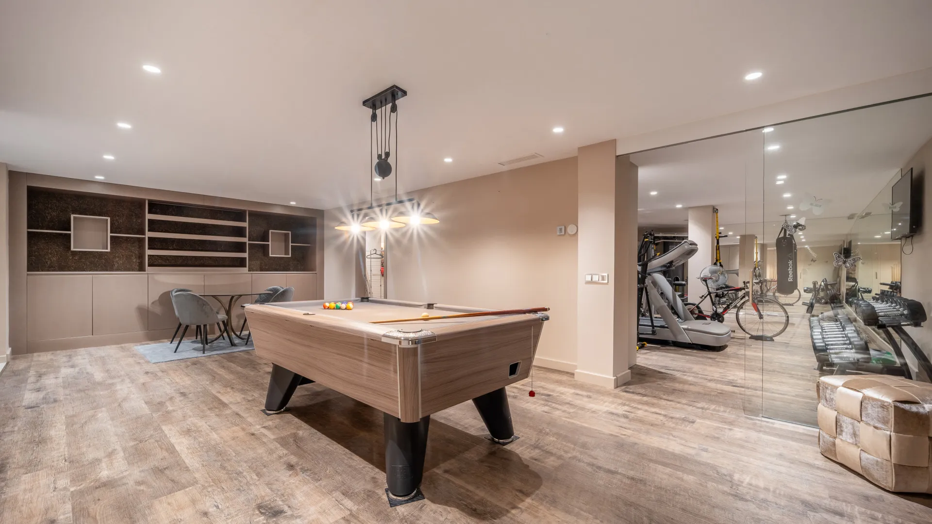 5 bedrooms villa in Aloha for sale