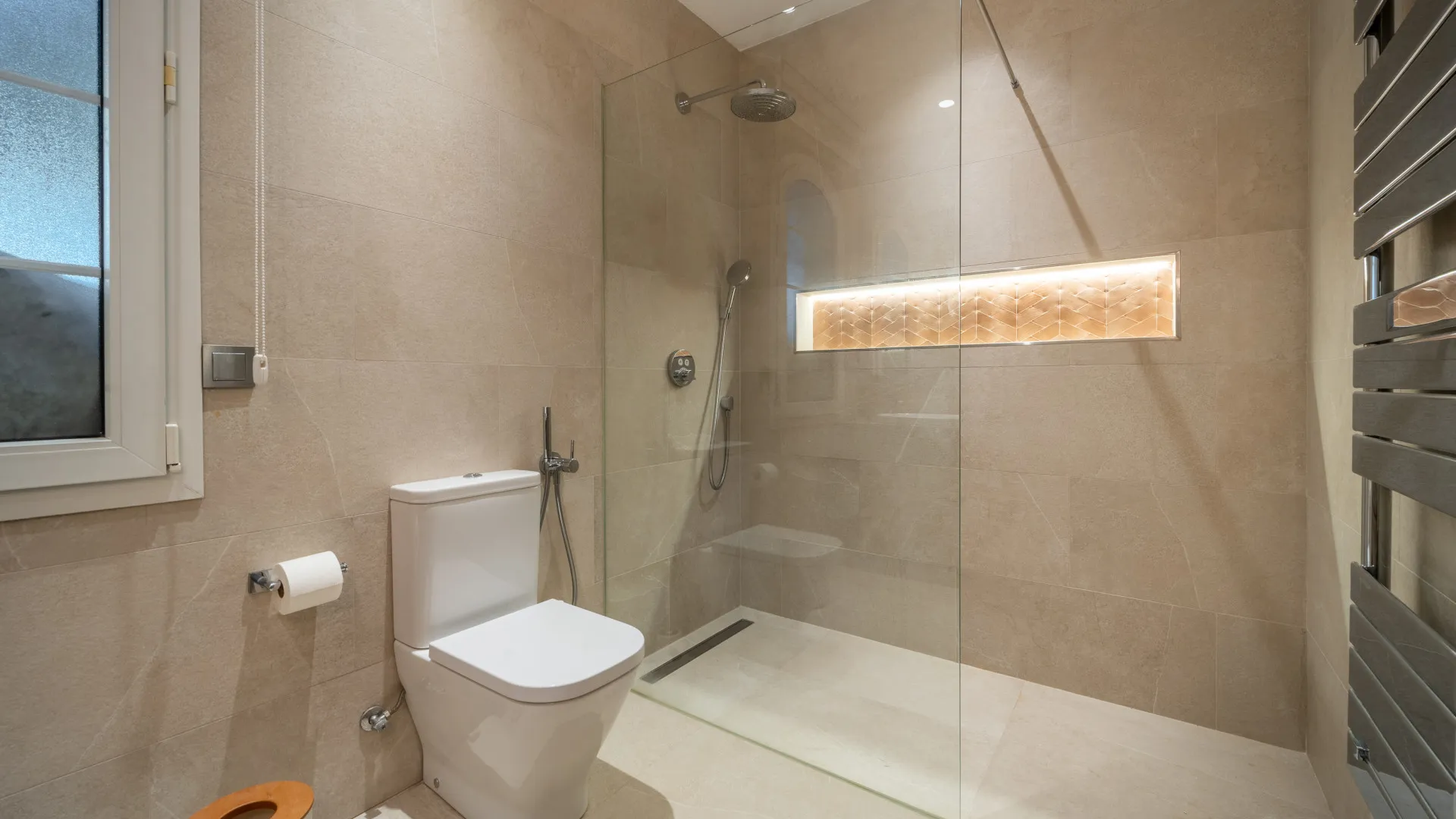 5 bedrooms villa in Aloha for sale