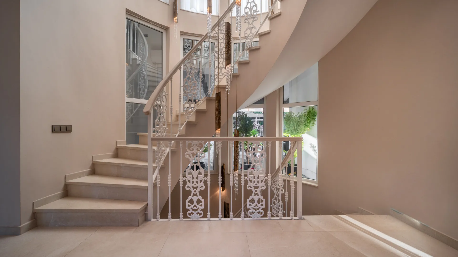 5 bedrooms villa in Aloha for sale