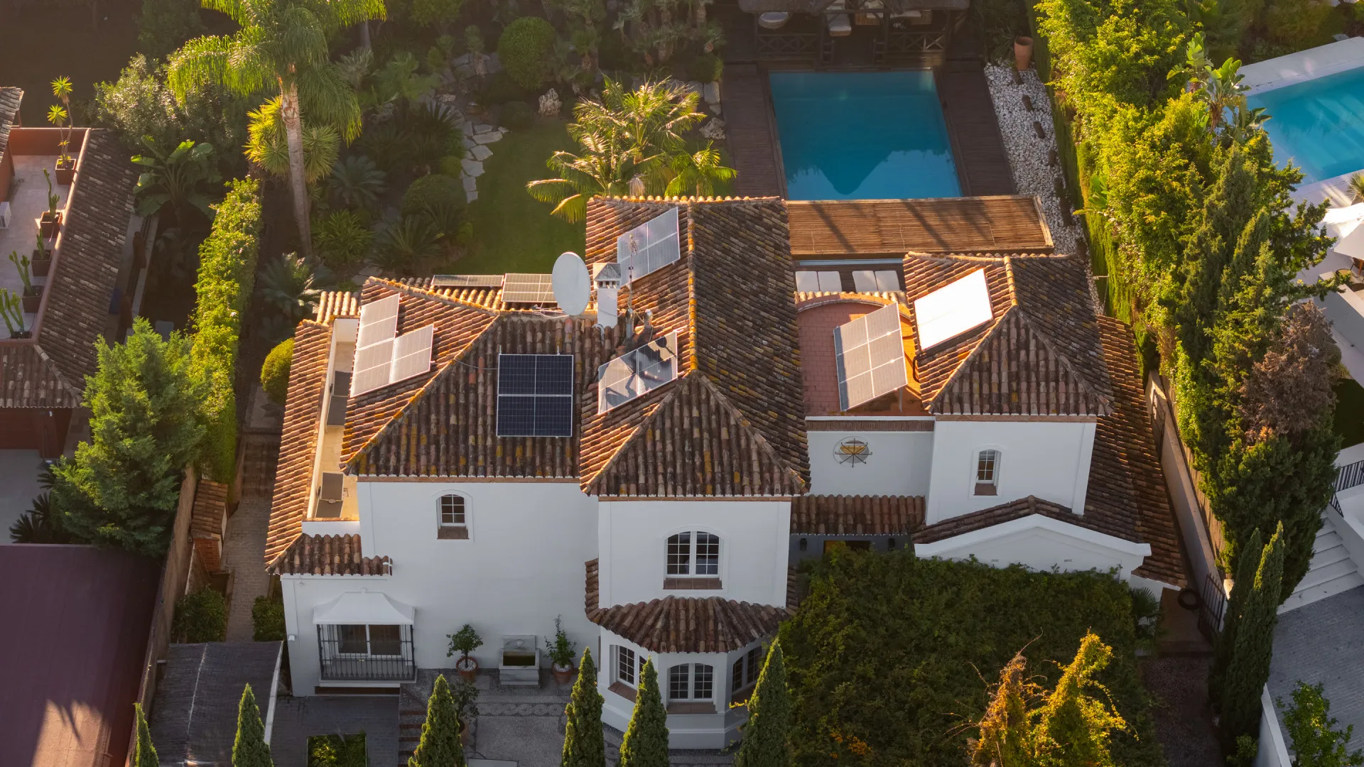 5 bedrooms villa in Aloha for sale