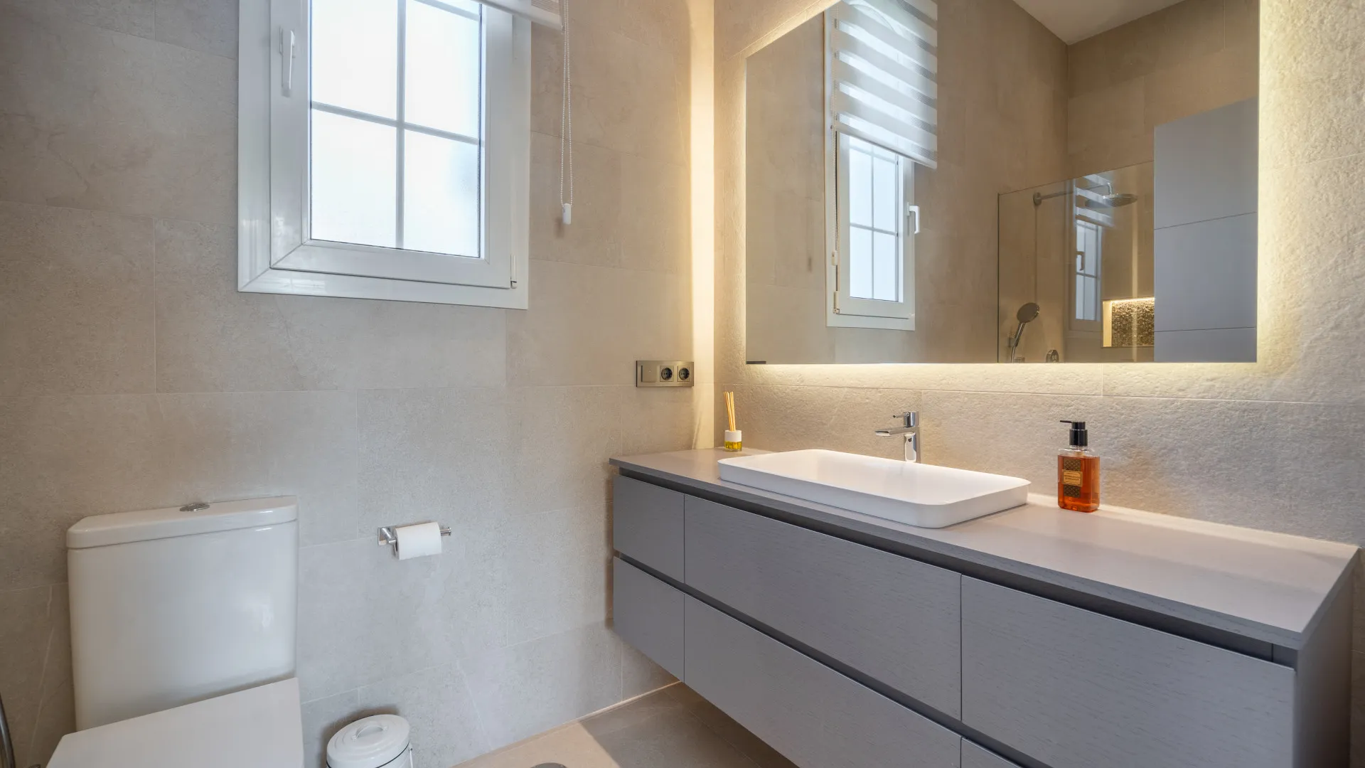 5 bedrooms villa in Aloha for sale