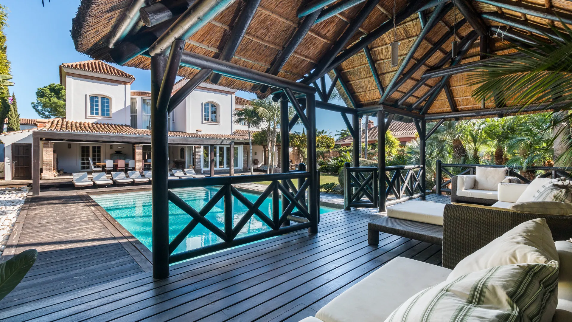 5 bedrooms villa in Aloha for sale