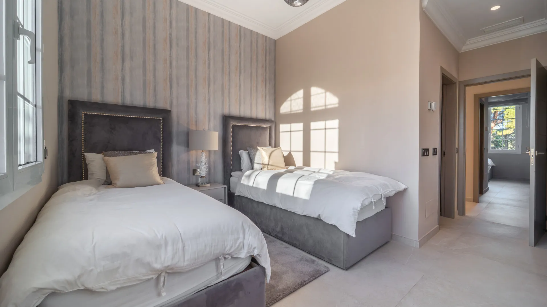 5 bedrooms villa in Aloha for sale