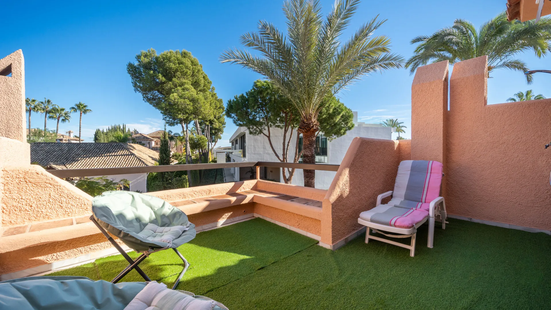 For sale town house in El Palmeral