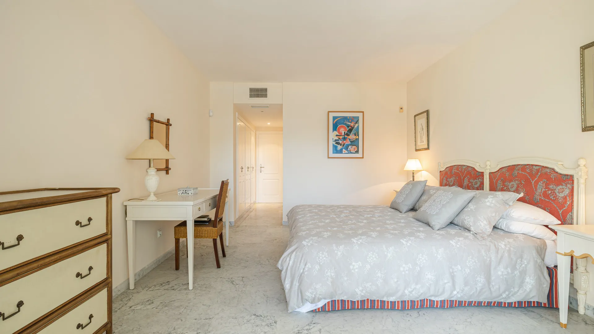 Ground floor apartment with 3 bedrooms for sale in Marina Puente Romano