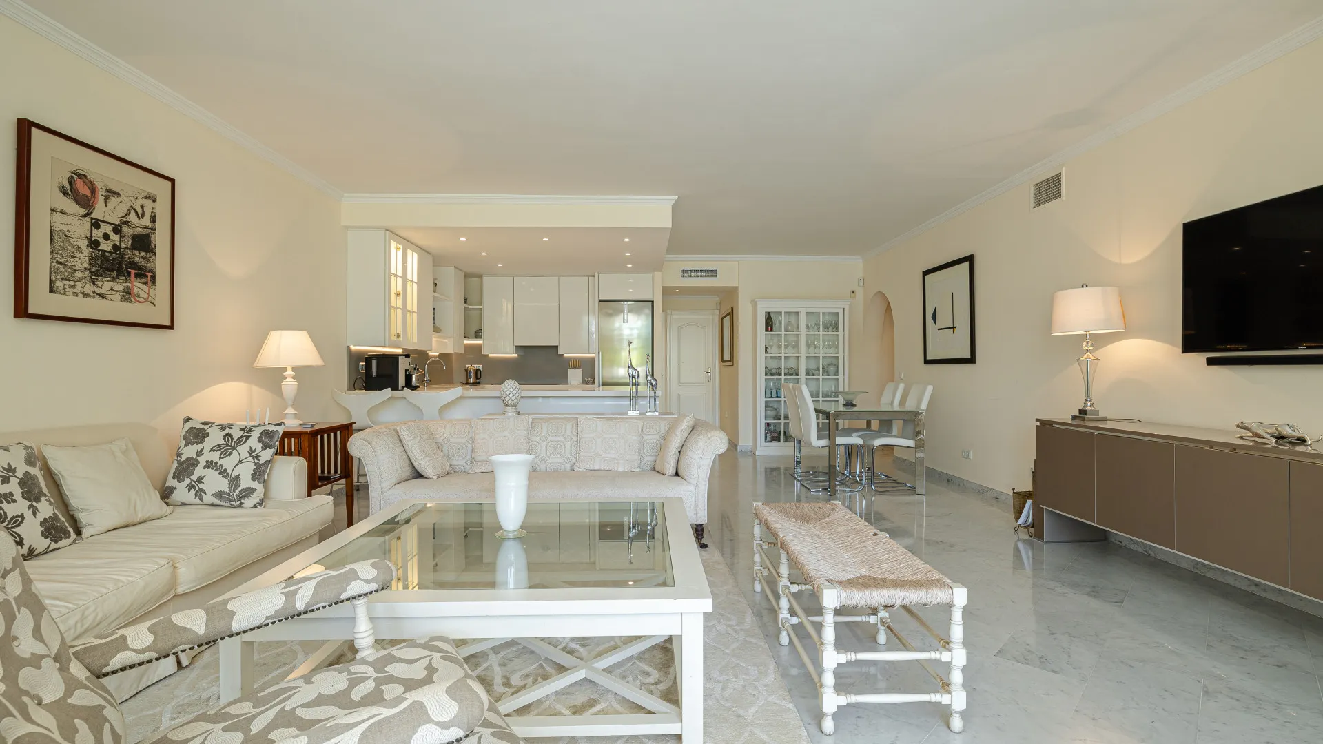 Ground floor apartment with 3 bedrooms for sale in Marina Puente Romano