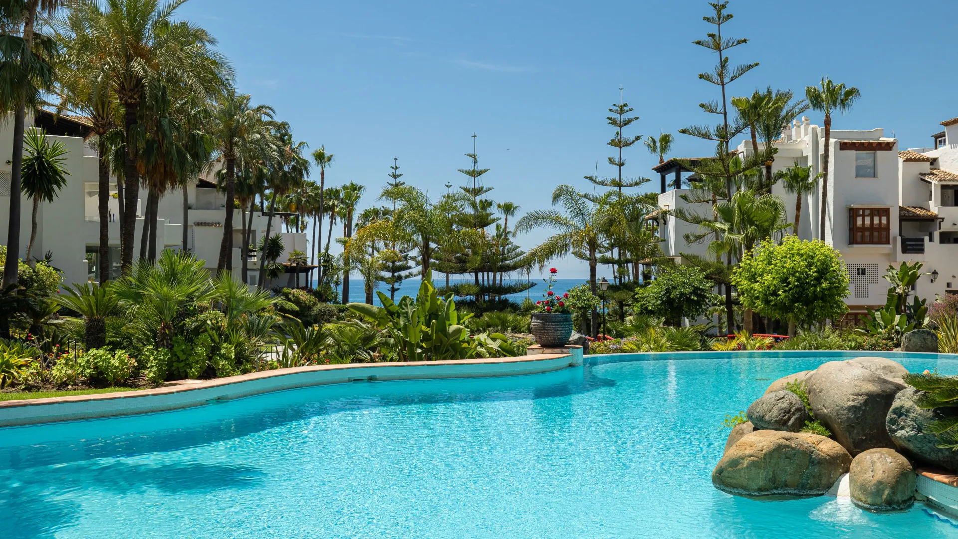 Ground floor apartment with 3 bedrooms for sale in Marina Puente Romano