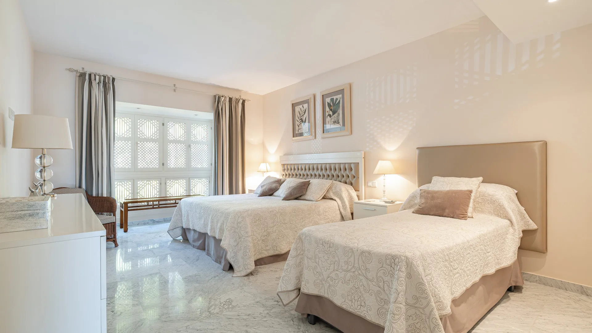 Ground floor apartment with 3 bedrooms for sale in Marina Puente Romano