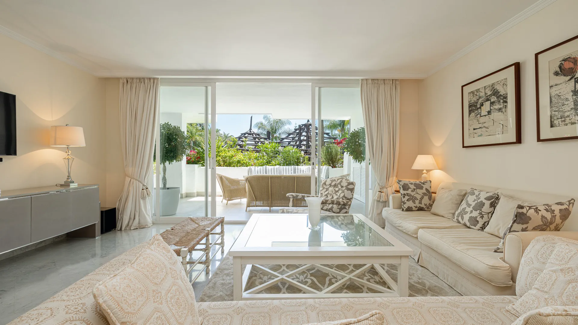 Ground floor apartment with 3 bedrooms for sale in Marina Puente Romano