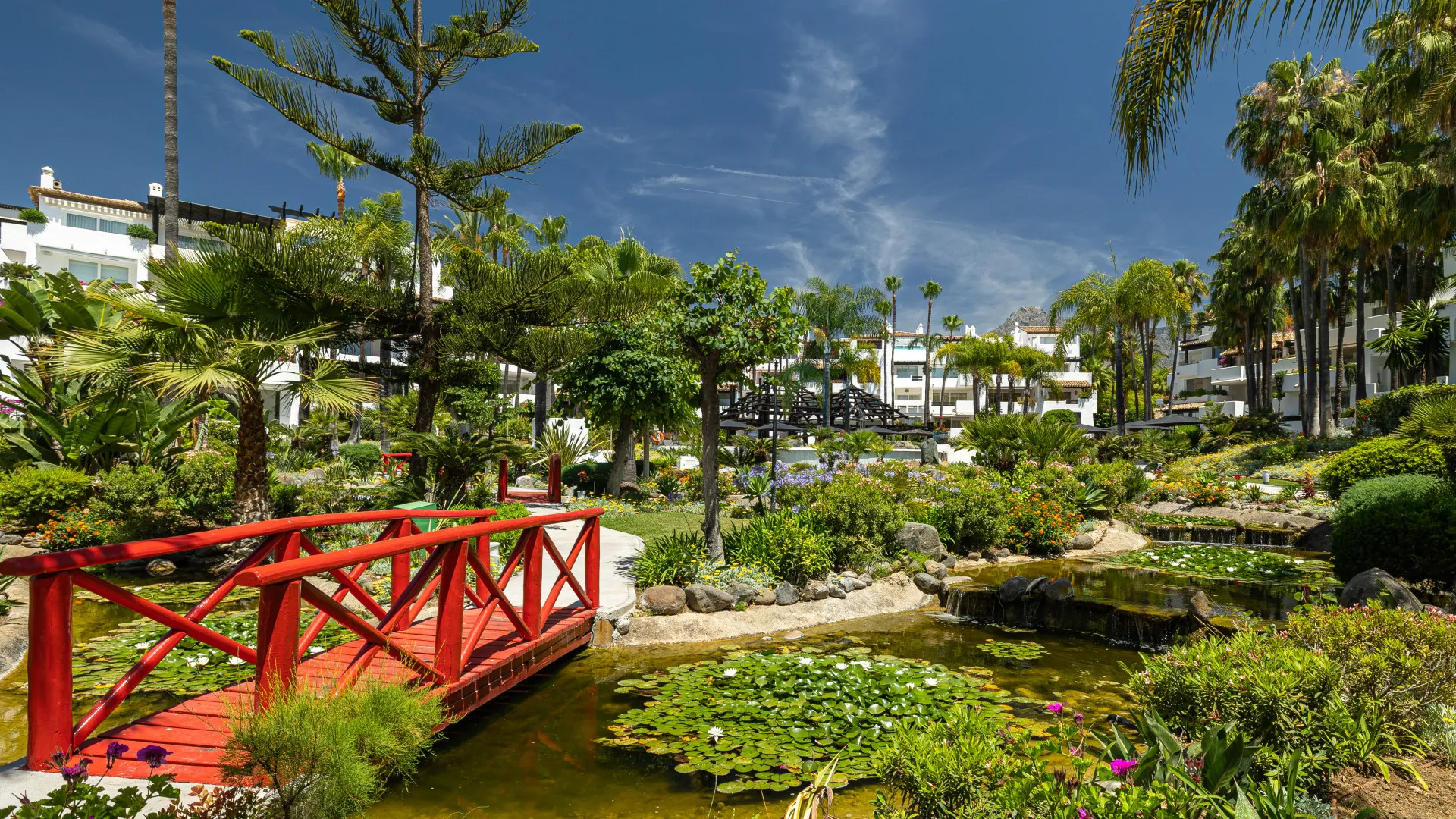 Ground floor apartment with 3 bedrooms for sale in Marina Puente Romano