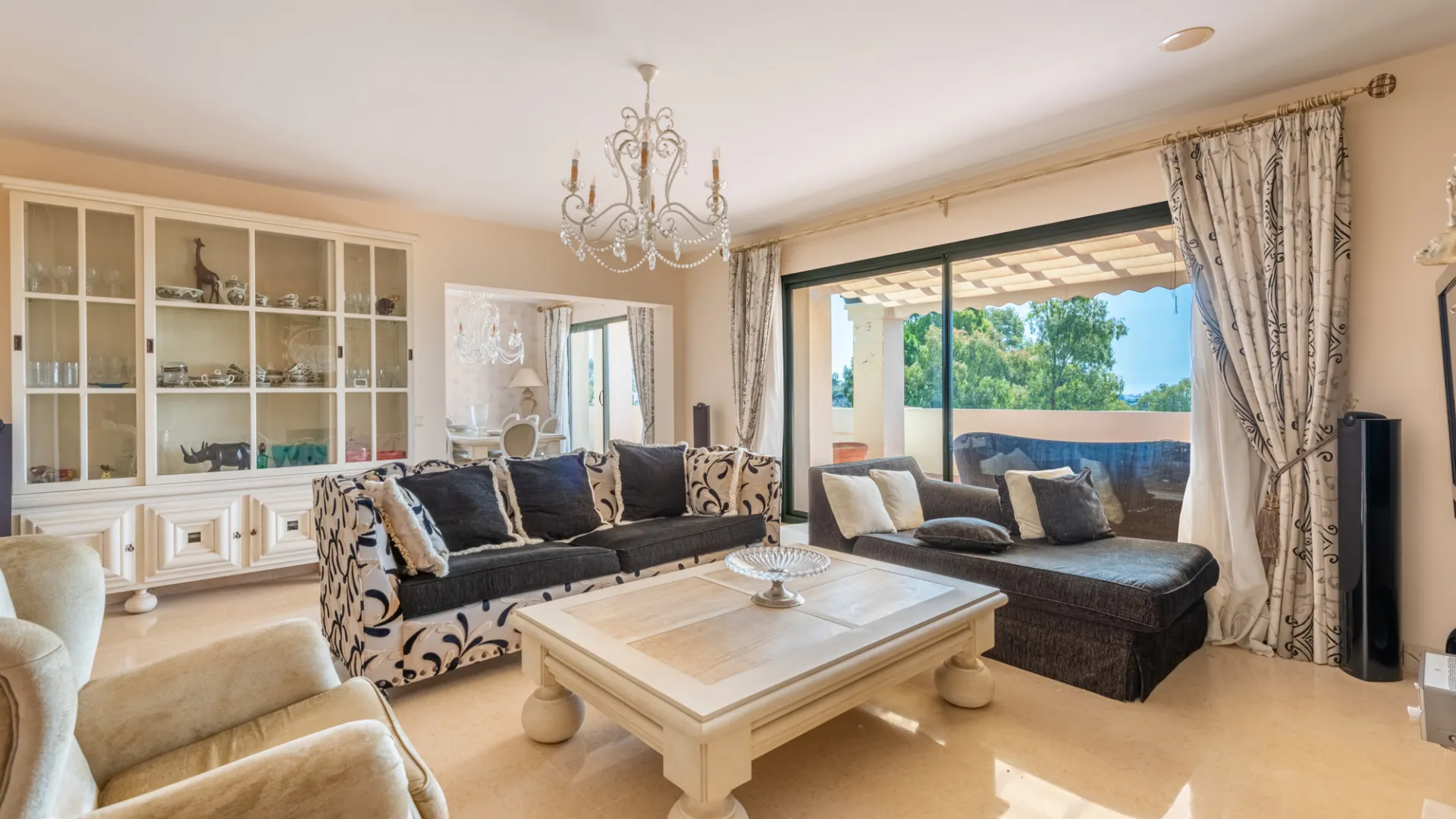 Buy duplex penthouse in Los Capanes del Golf