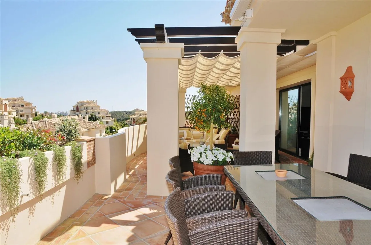 Buy duplex penthouse in Los Capanes del Golf