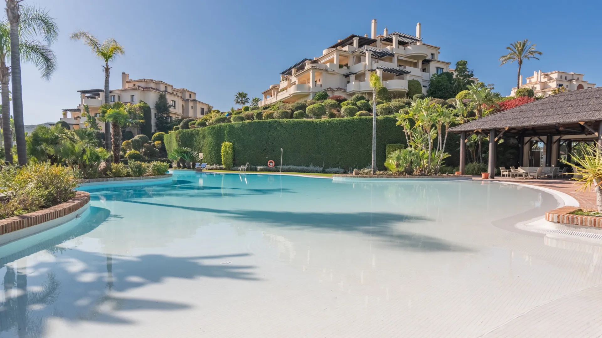 Buy duplex penthouse in Los Capanes del Golf
