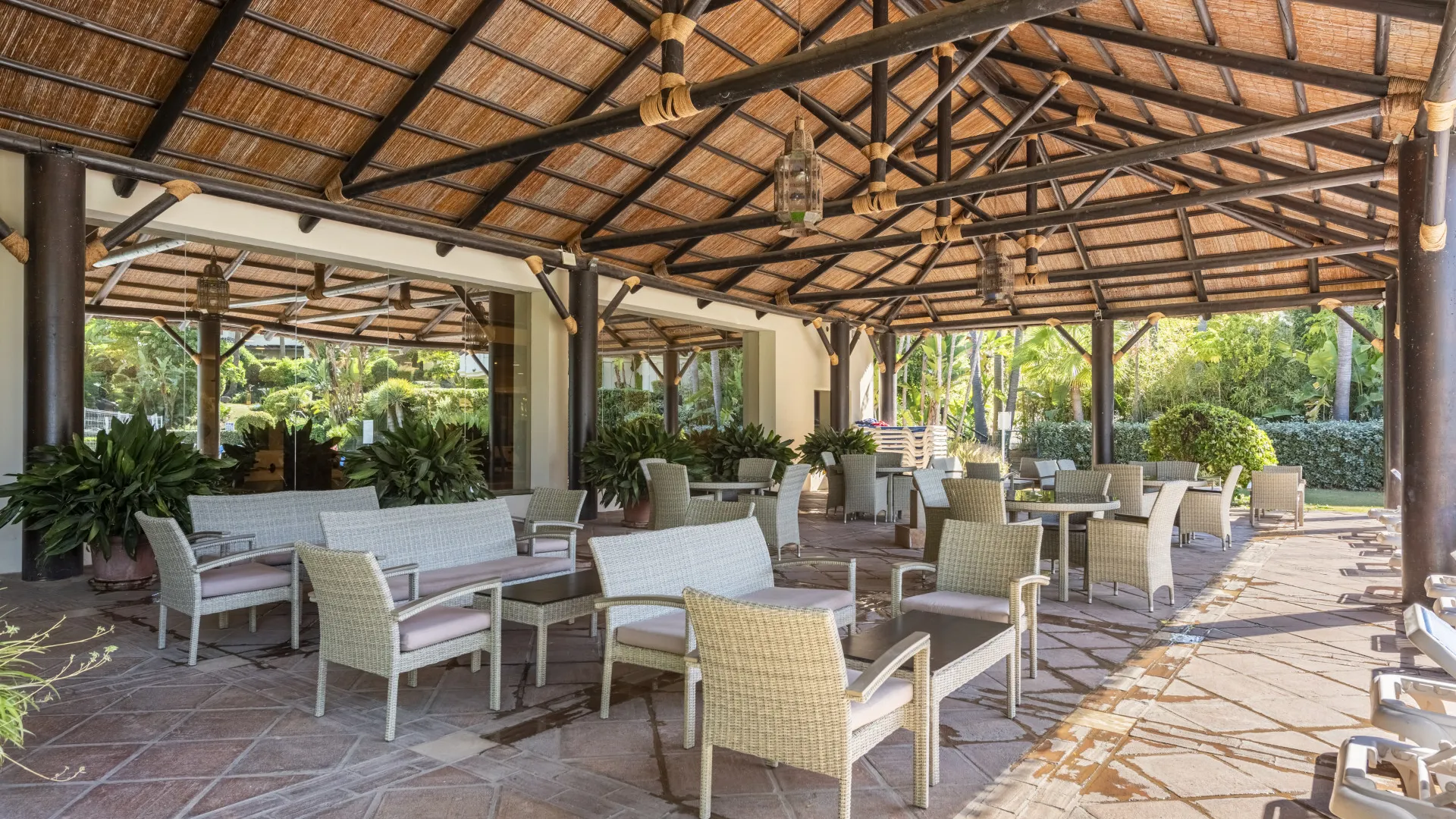 Buy duplex penthouse in Los Capanes del Golf