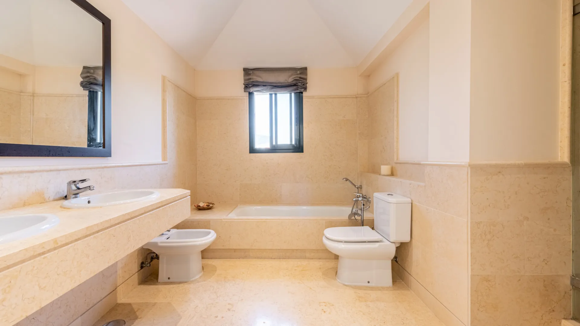 Buy duplex penthouse in Los Capanes del Golf