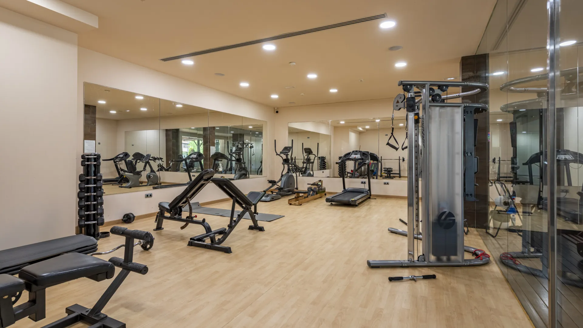Buy duplex penthouse in Los Capanes del Golf