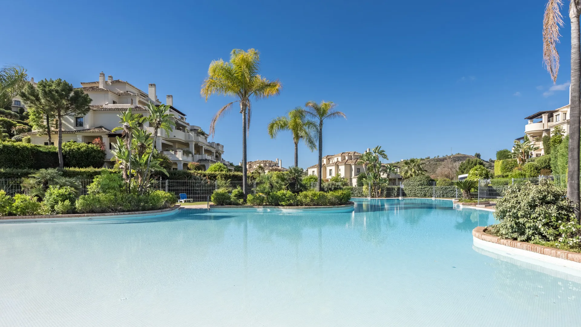 Buy duplex penthouse in Los Capanes del Golf
