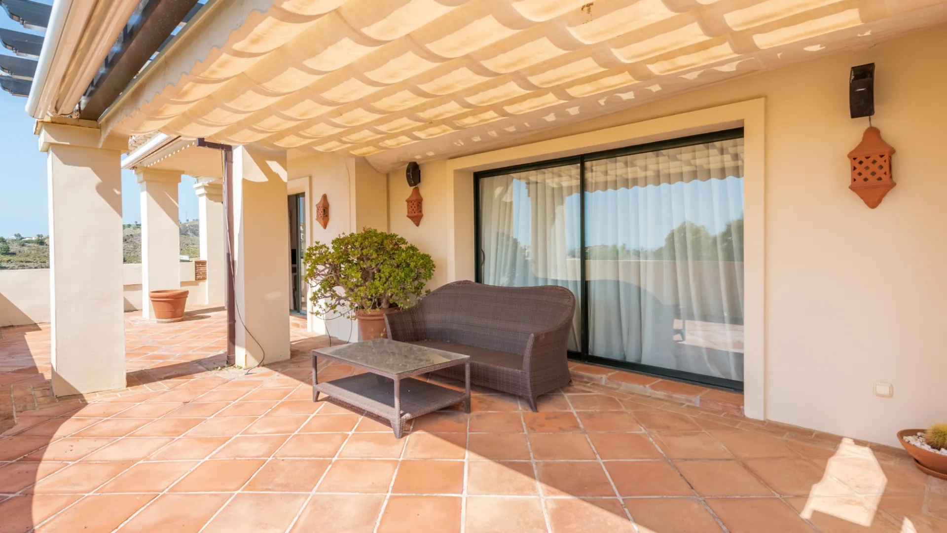 Buy duplex penthouse in Los Capanes del Golf