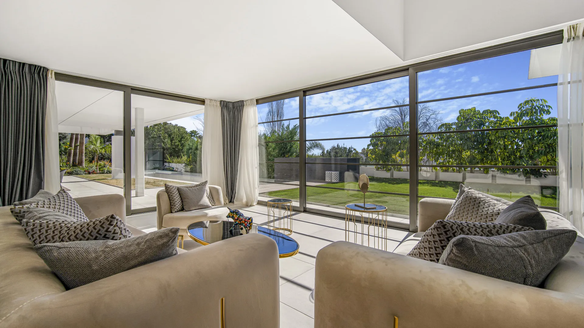 Villa en venta en La Alqueria de 5 dormitorios
