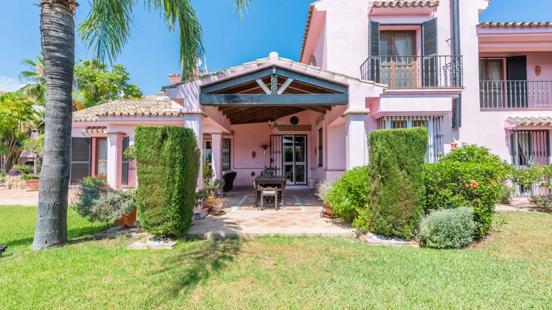 Villa en venta en Los Almendros