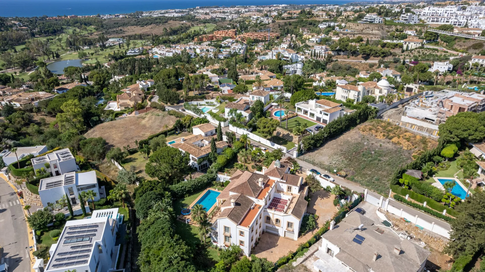 Paraiso Alto villa for sale