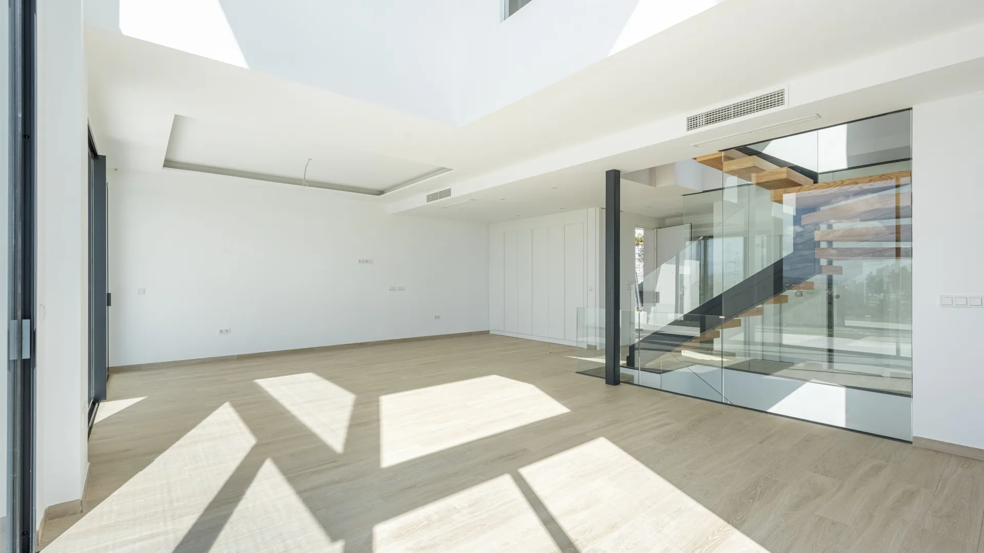 Comprar adosado con 6 dormitorios en Rio Real Golf