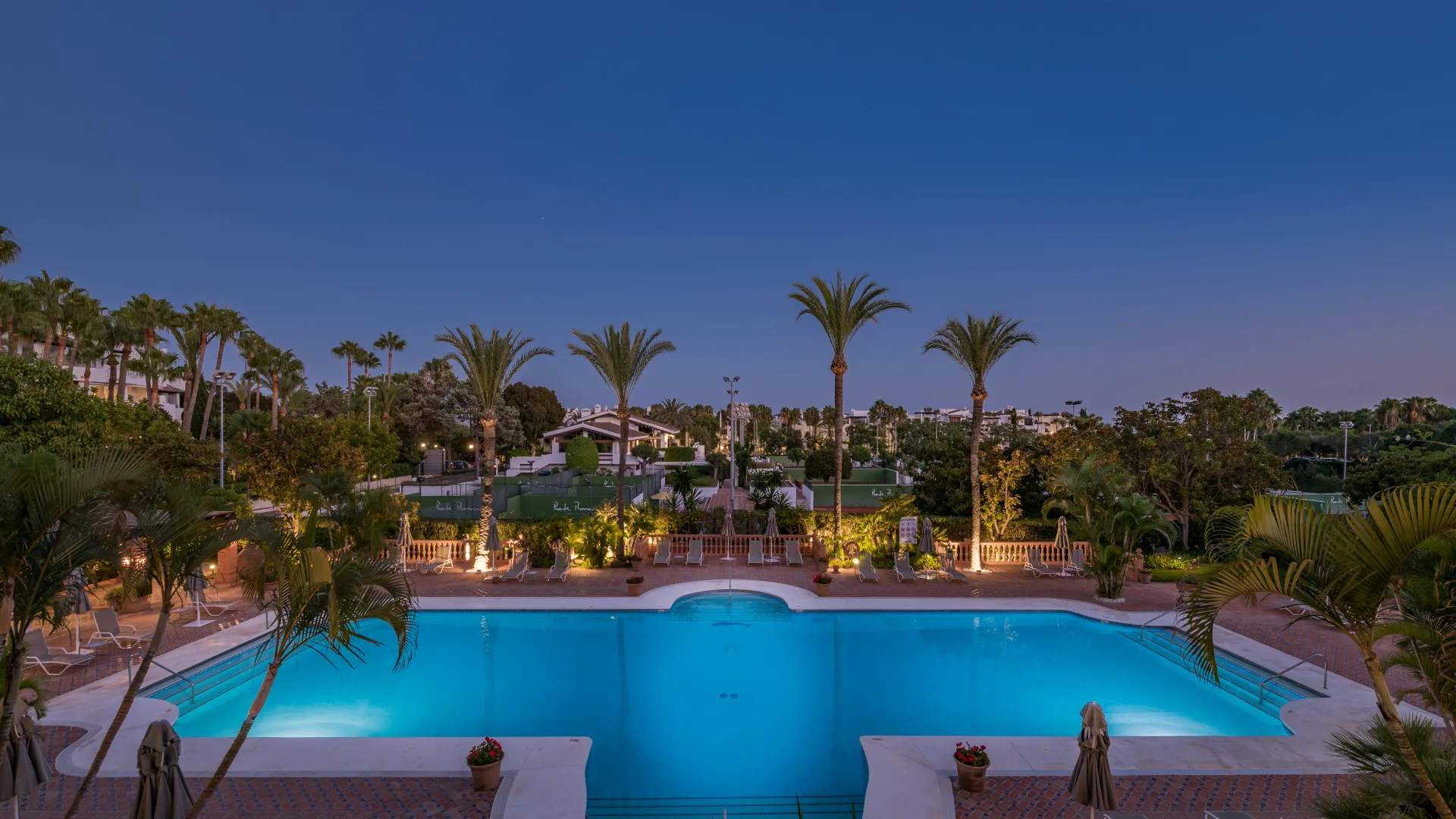 Atico duplex en venta con 3 dormitorios en Marina Puente Romano