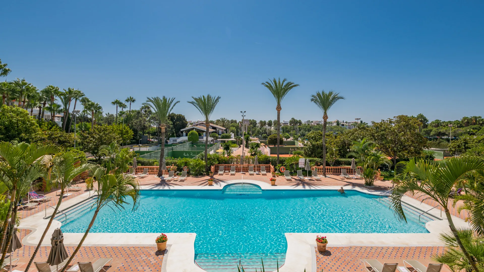 Atico duplex en venta con 3 dormitorios en Marina Puente Romano