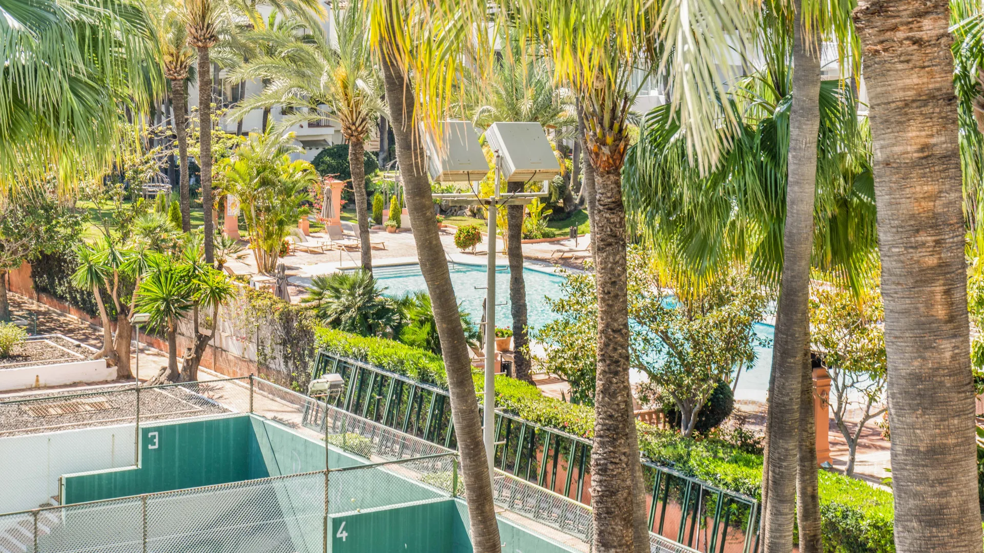 Atico duplex en venta con 3 dormitorios en Marina Puente Romano