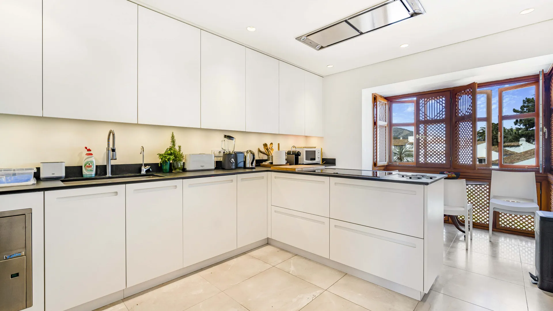 Atico duplex en venta con 3 dormitorios en Marina Puente Romano