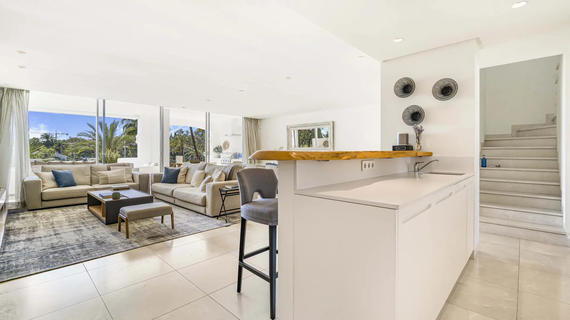 Atico duplex en venta con 3 dormitorios en Marina Puente Romano