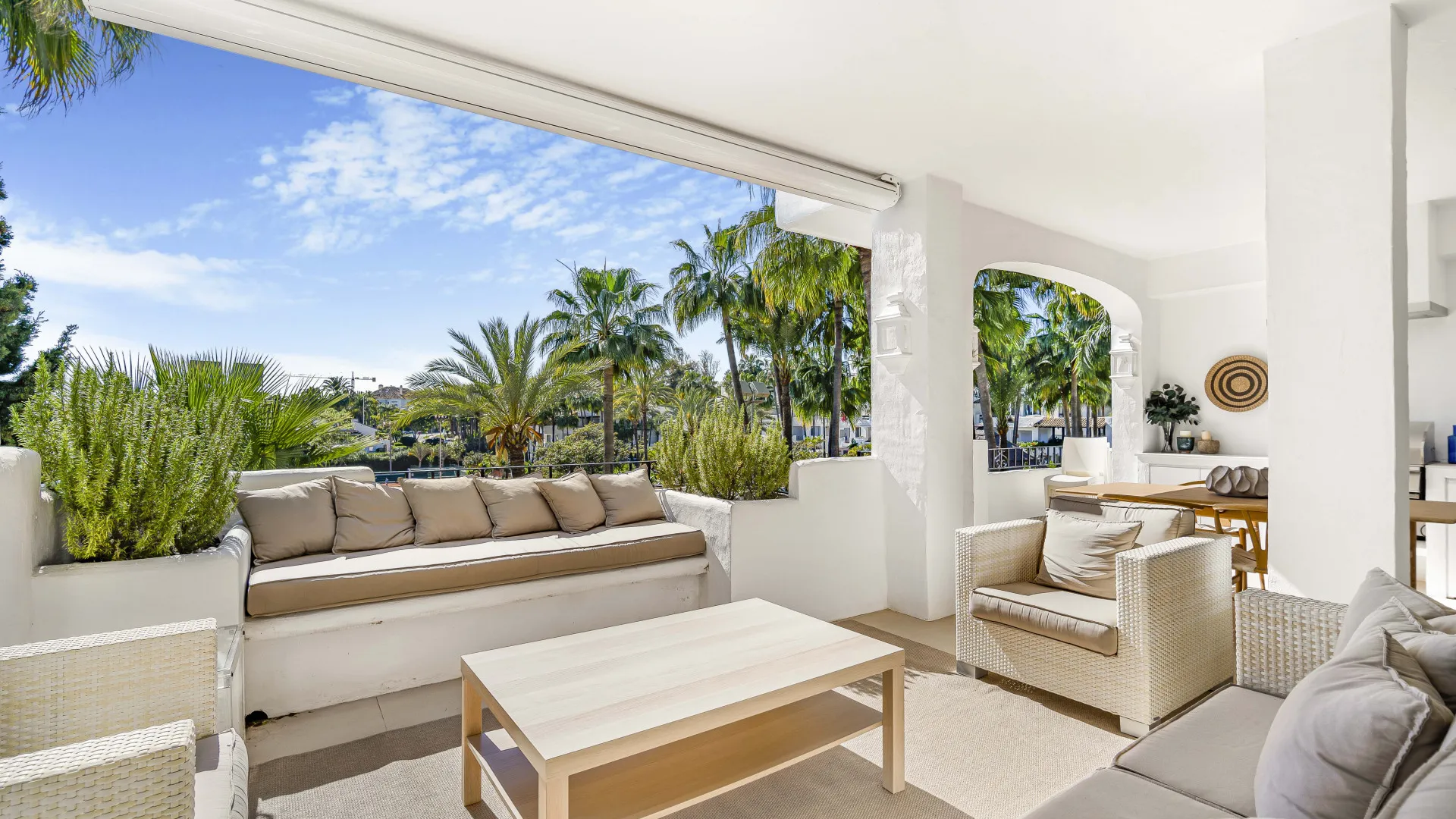 Atico duplex en venta con 3 dormitorios en Marina Puente Romano