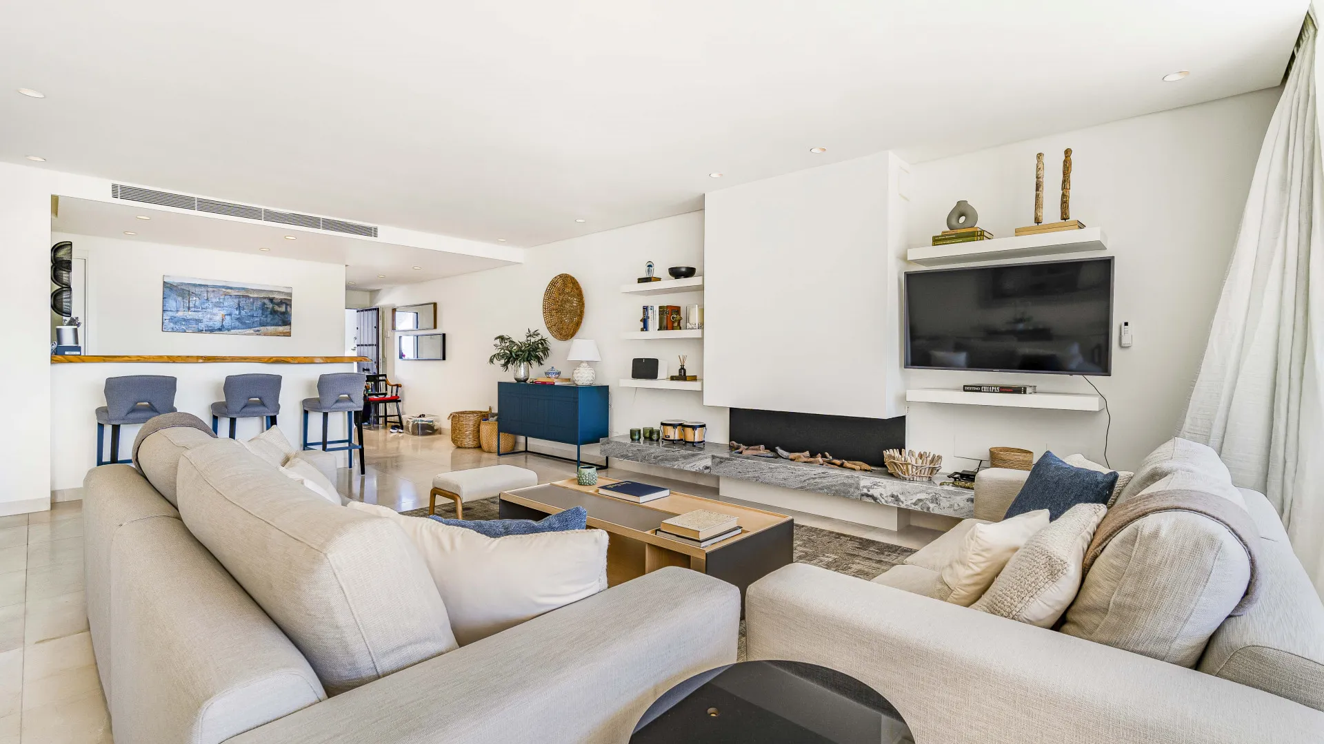 Atico duplex en venta con 3 dormitorios en Marina Puente Romano