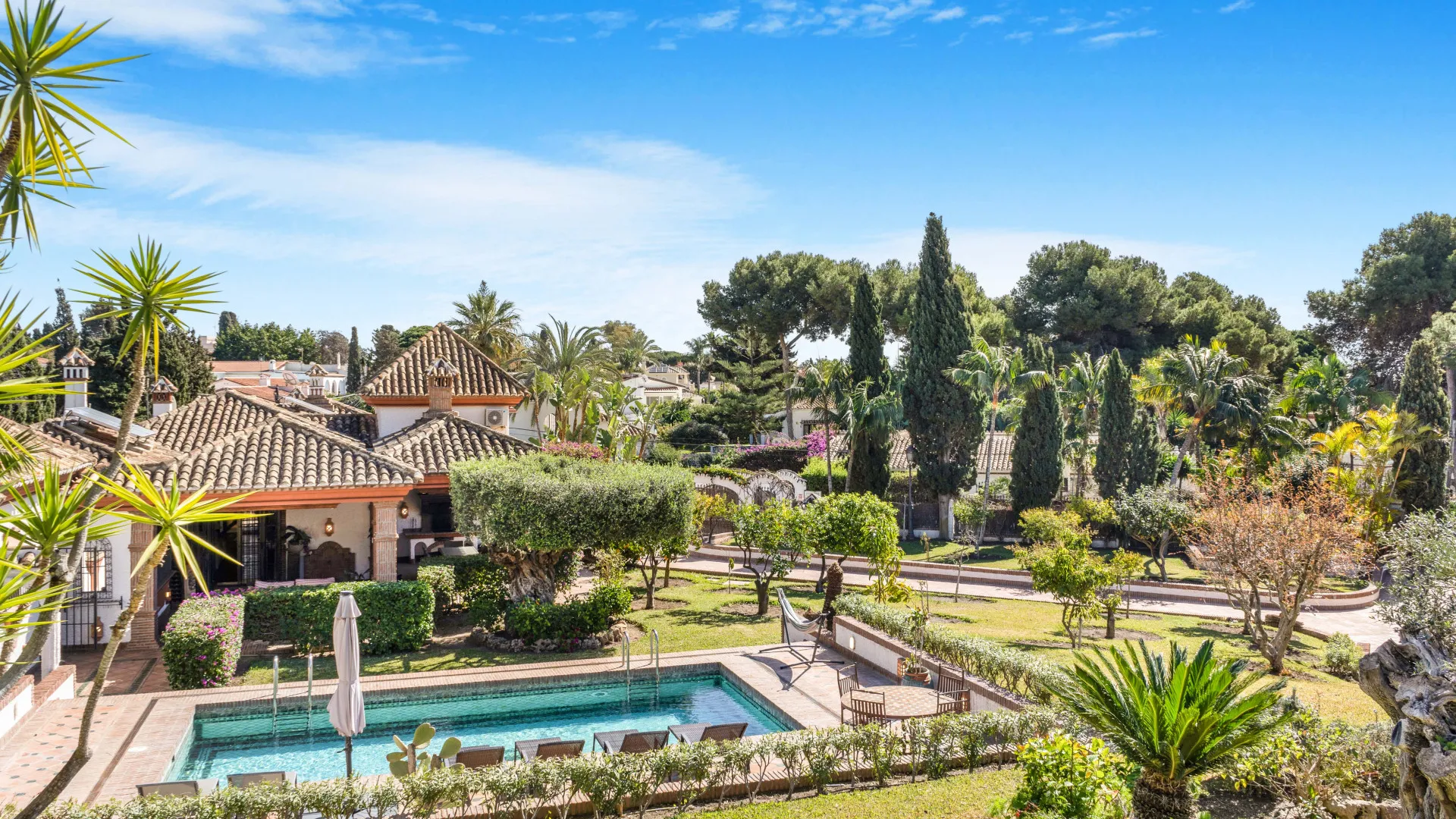 Comprar villa de 4 dormitorios en Costabella