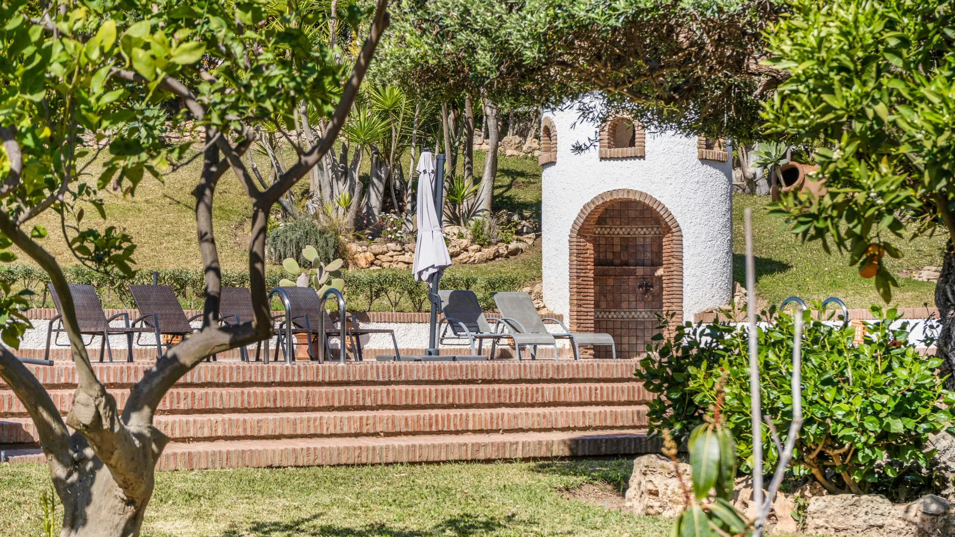 Comprar villa de 4 dormitorios en Costabella