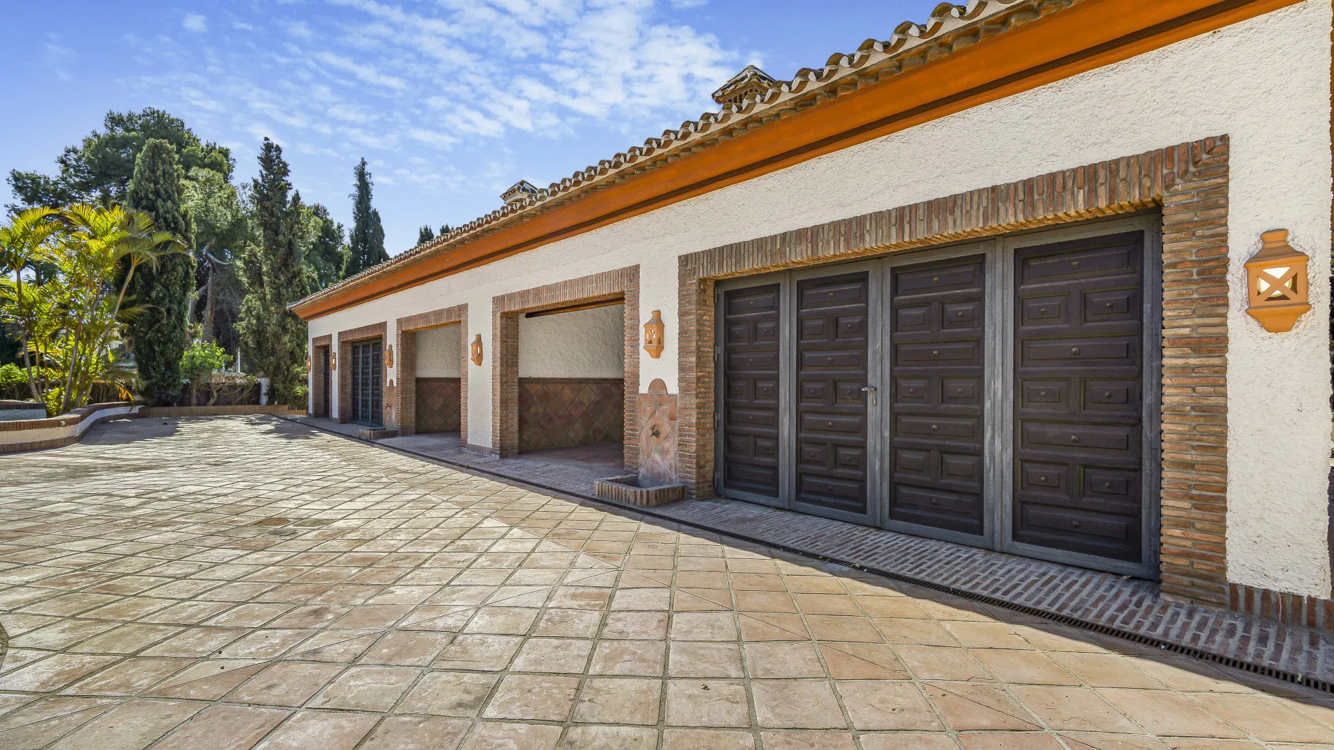 Comprar villa de 4 dormitorios en Costabella