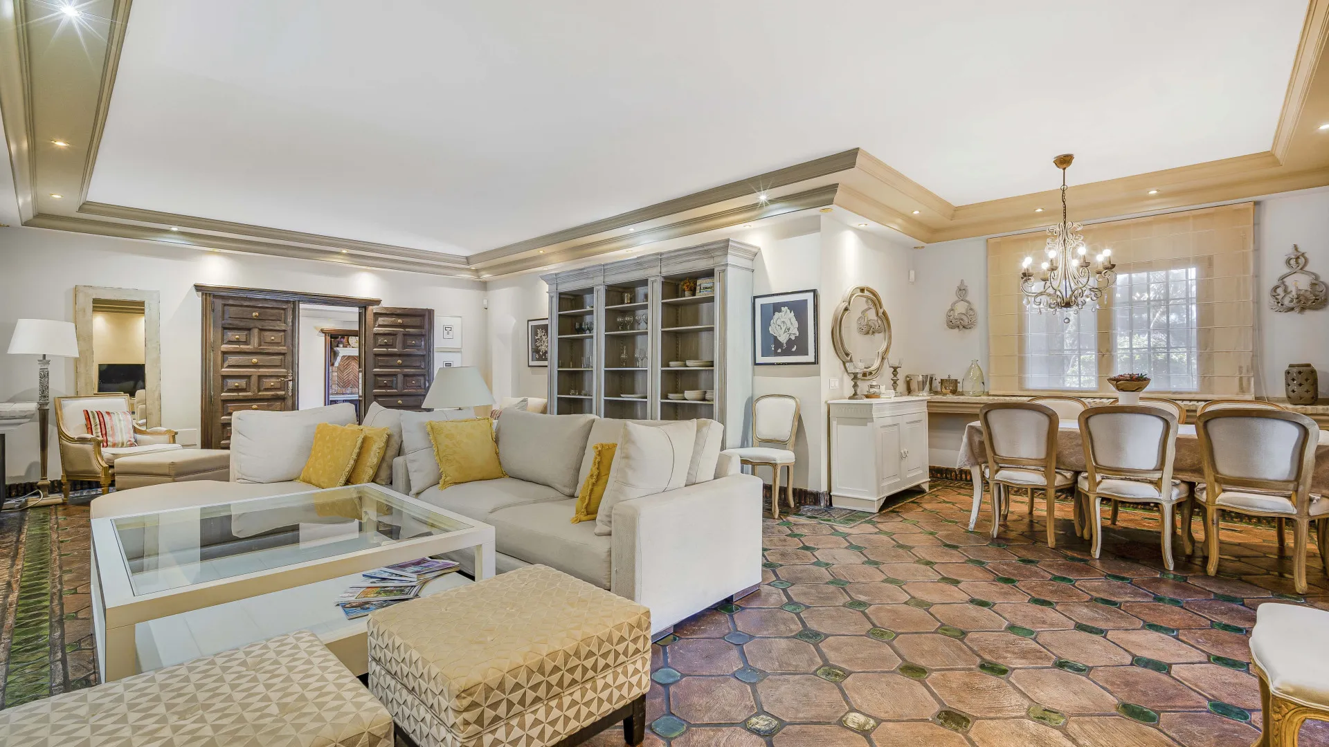 Comprar villa de 4 dormitorios en Costabella