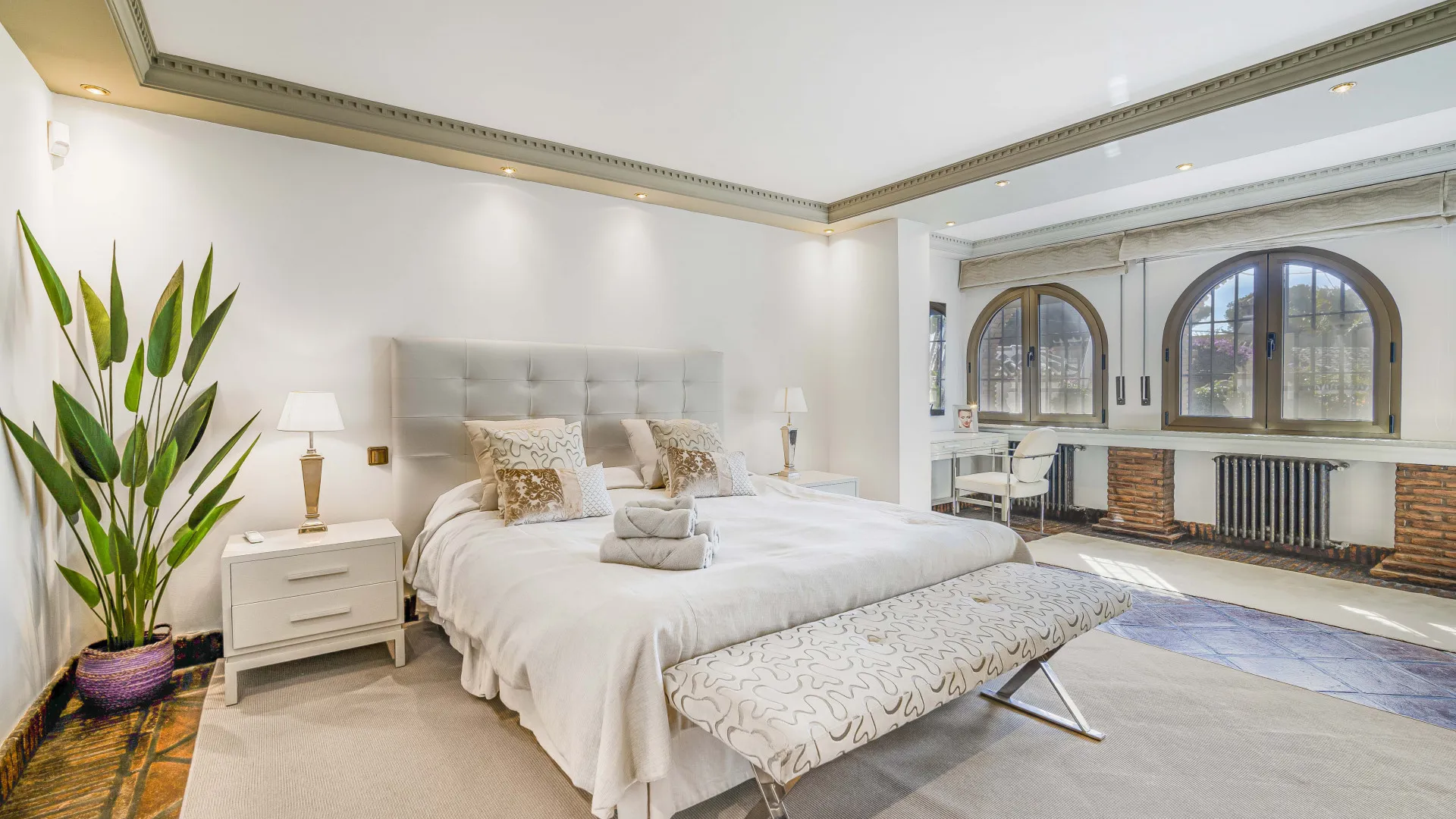 Comprar villa de 4 dormitorios en Costabella