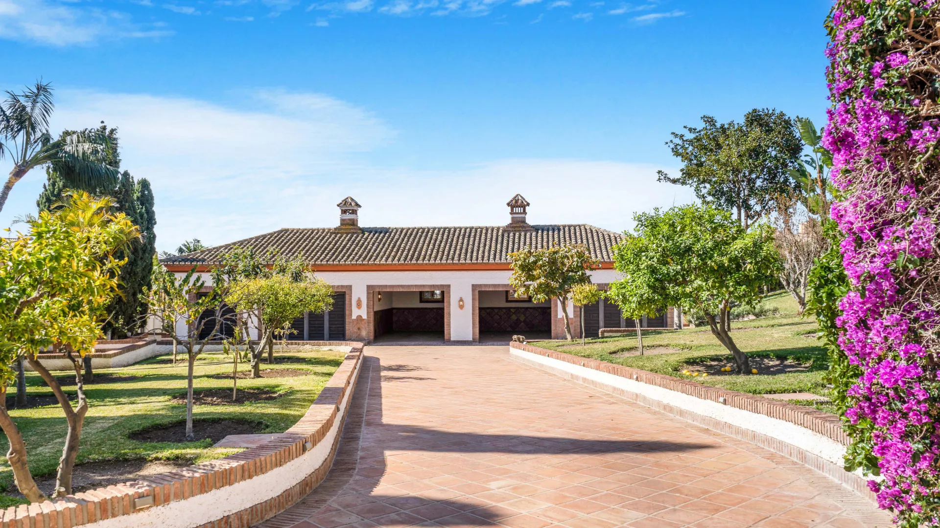 Comprar villa de 4 dormitorios en Costabella