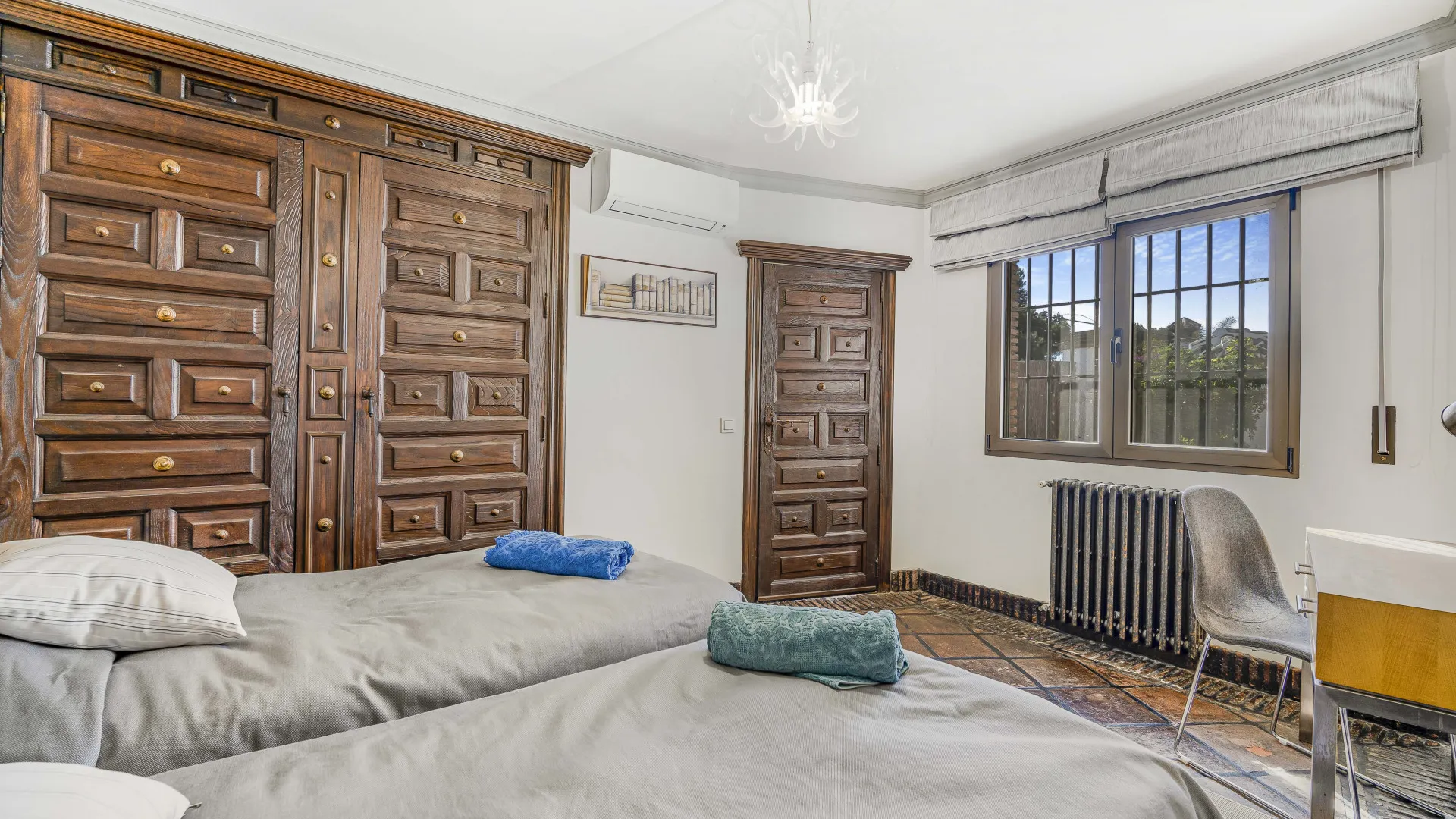 Comprar villa de 4 dormitorios en Costabella