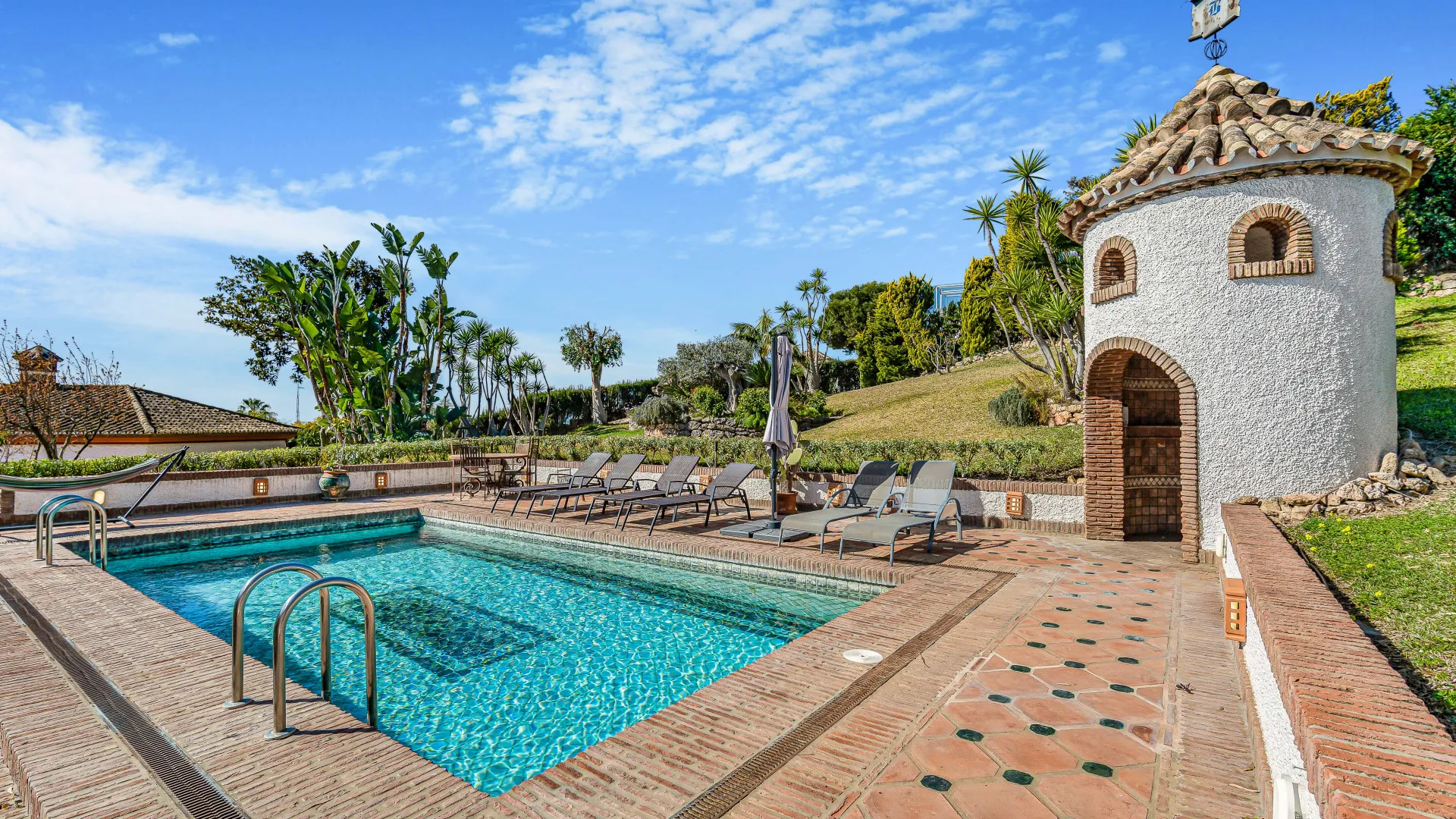 Comprar villa de 4 dormitorios en Costabella