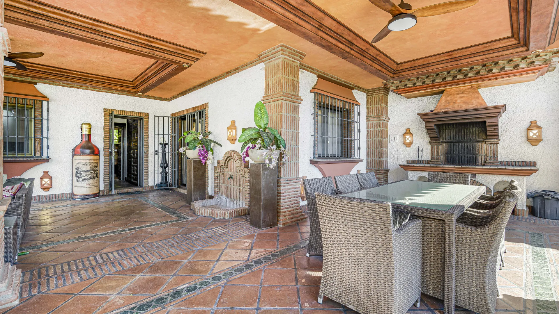 Comprar villa de 4 dormitorios en Costabella