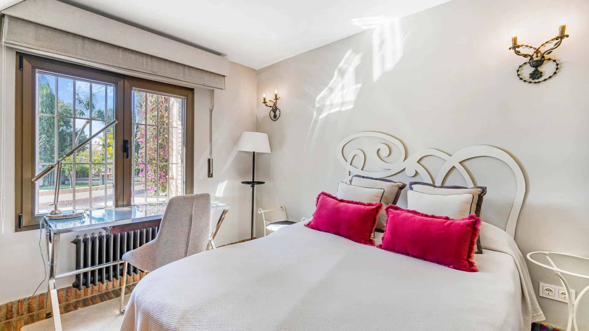 Comprar villa de 4 dormitorios en Costabella