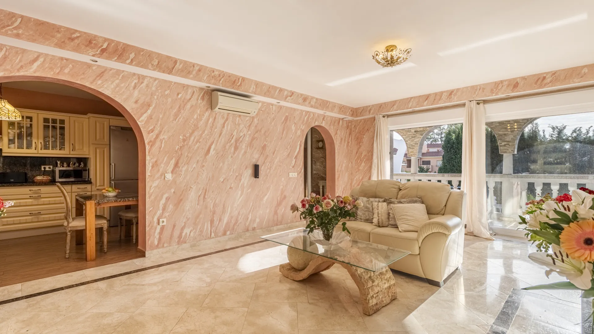 For sale 4 bedrooms villa in Carib Playa