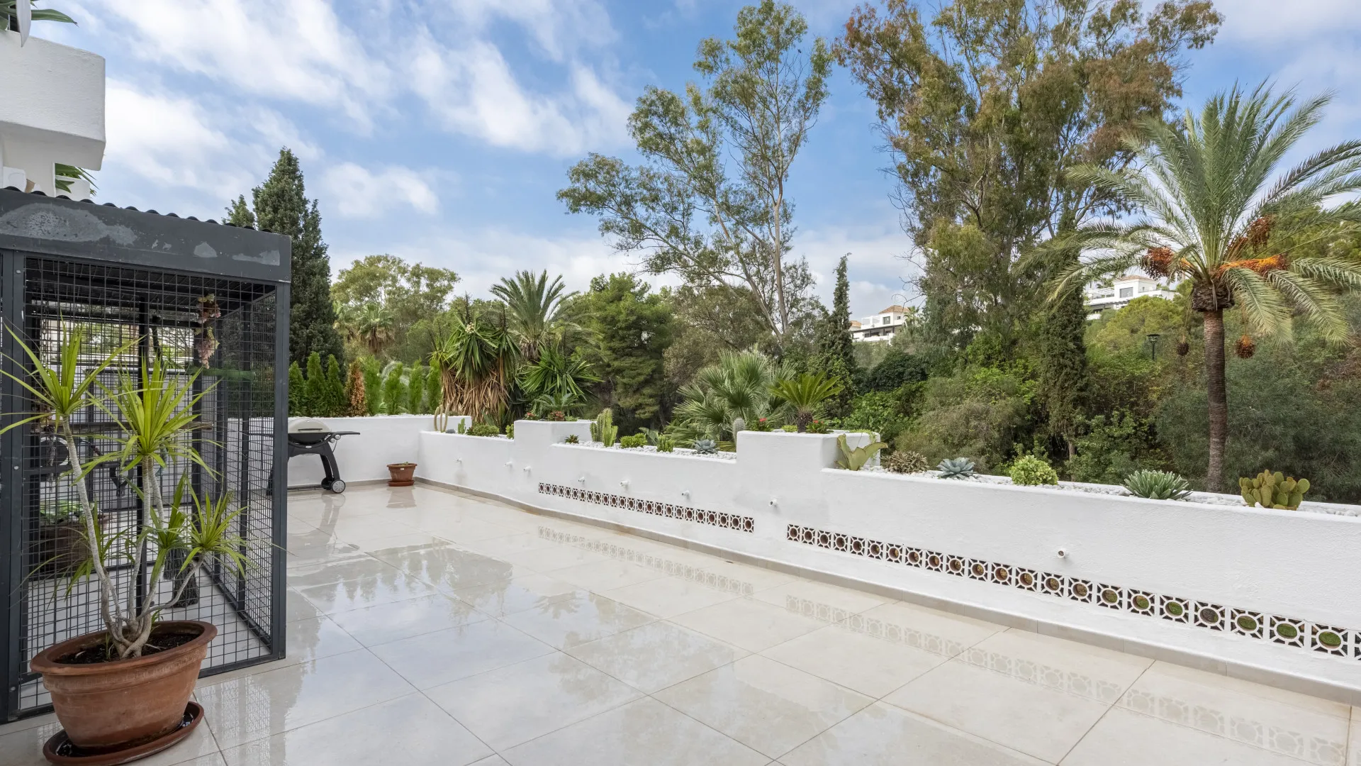 For sale Kings Hills apartment