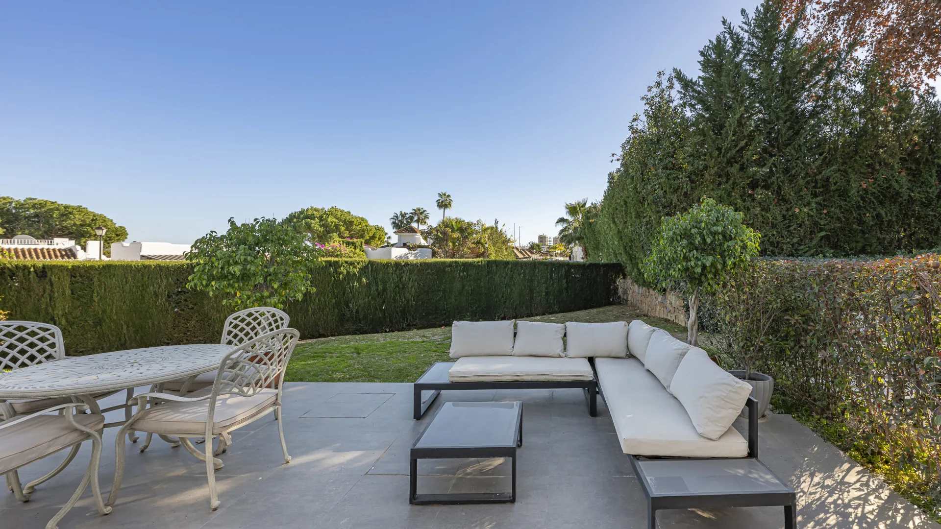 Buy town house with 3 bedrooms in Nueva Andalucia