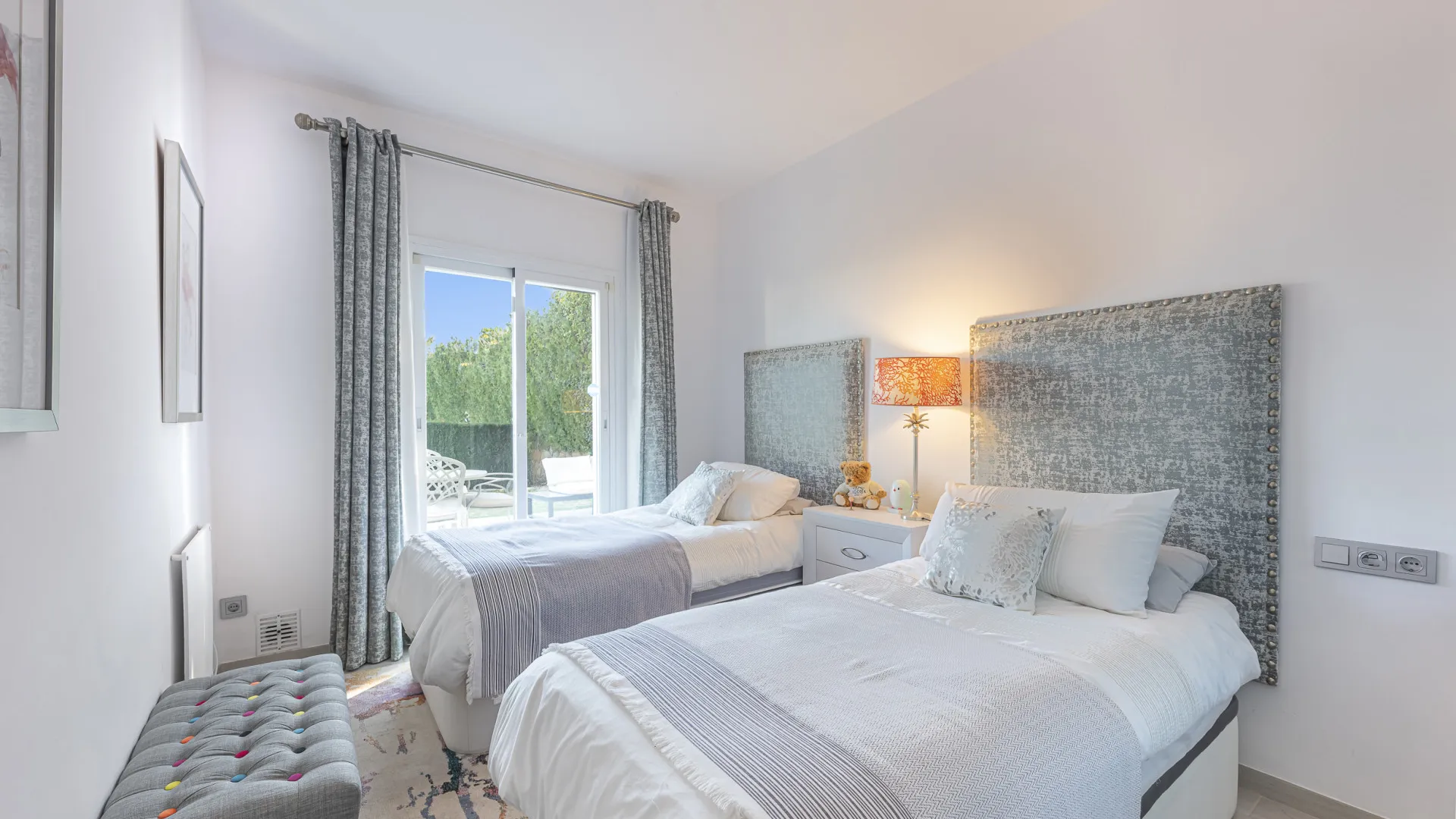 Buy town house with 3 bedrooms in Nueva Andalucia