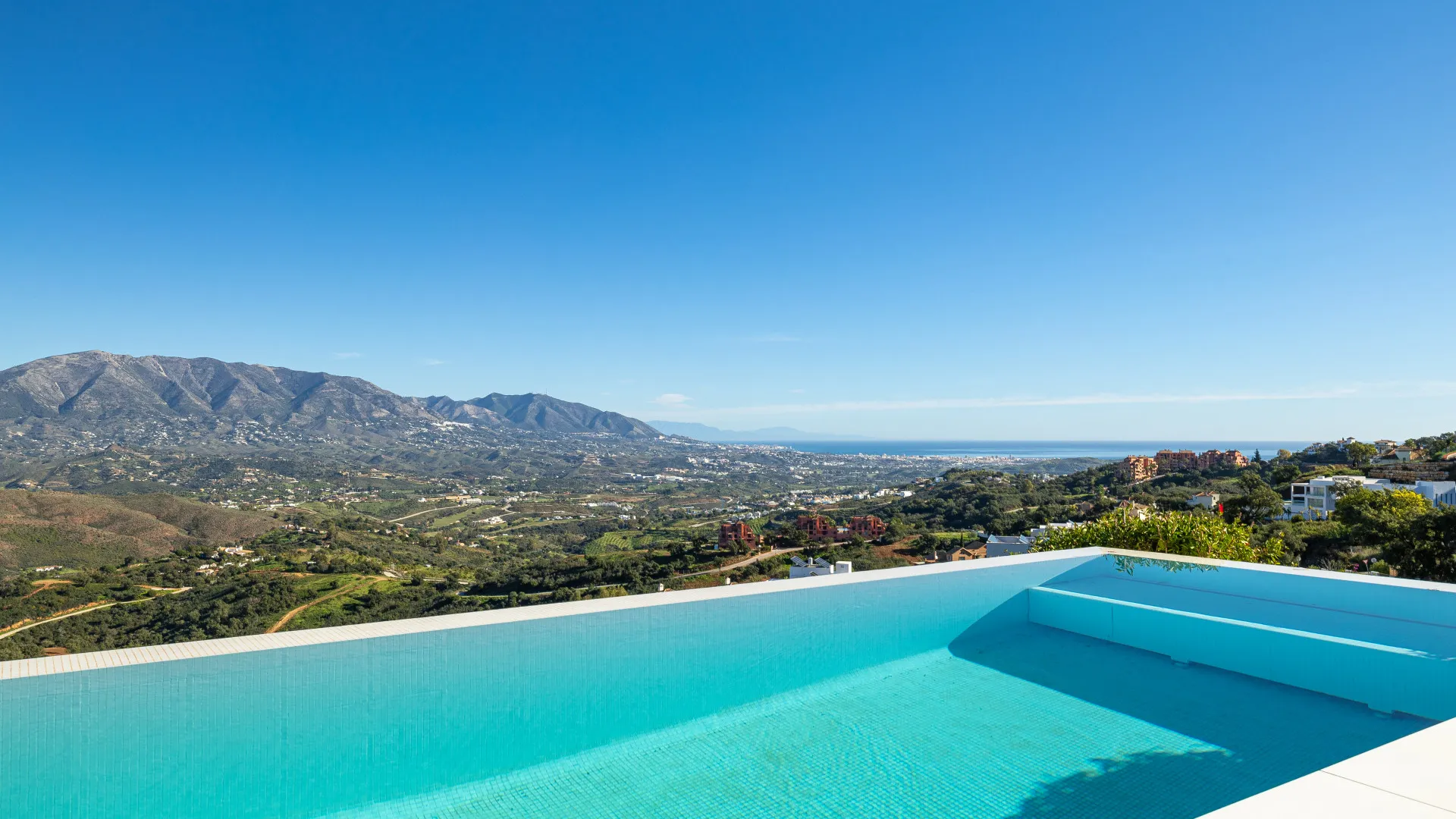 For sale 6 bedrooms villa in La Mairena