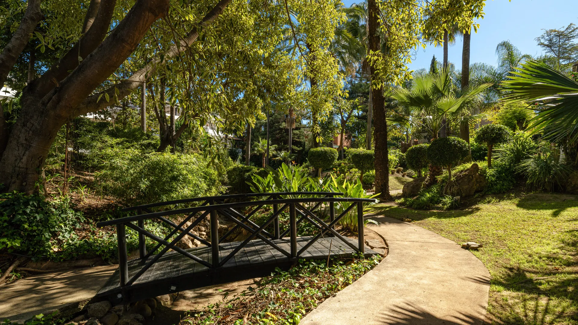 Ground floor apartment with 2 bedrooms for sale in Puente Romano II